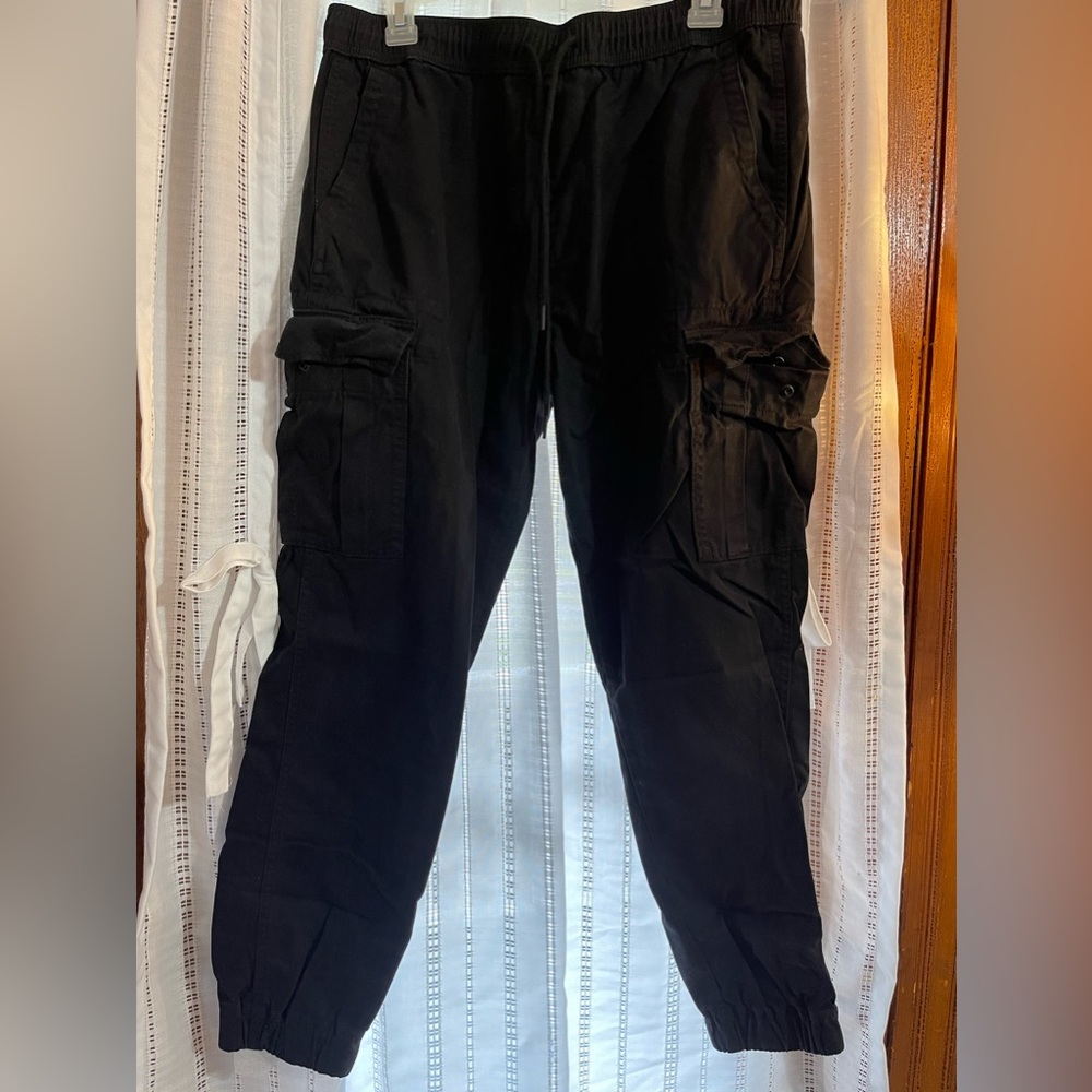 Mens Aero cargo jogger black size M